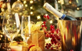 7008970-new-year-champagne